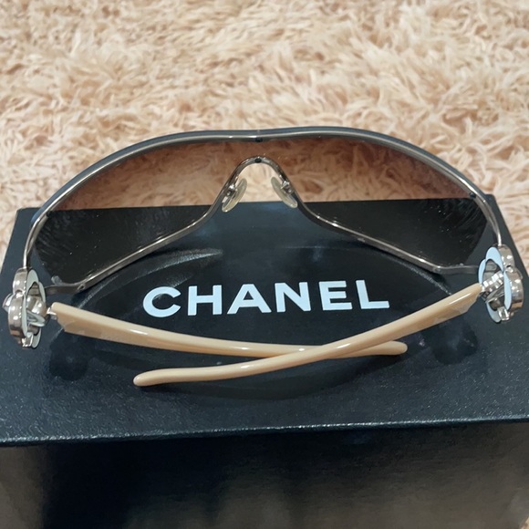 Authentic chanel ✨sunglasses - Picture 4 of 8